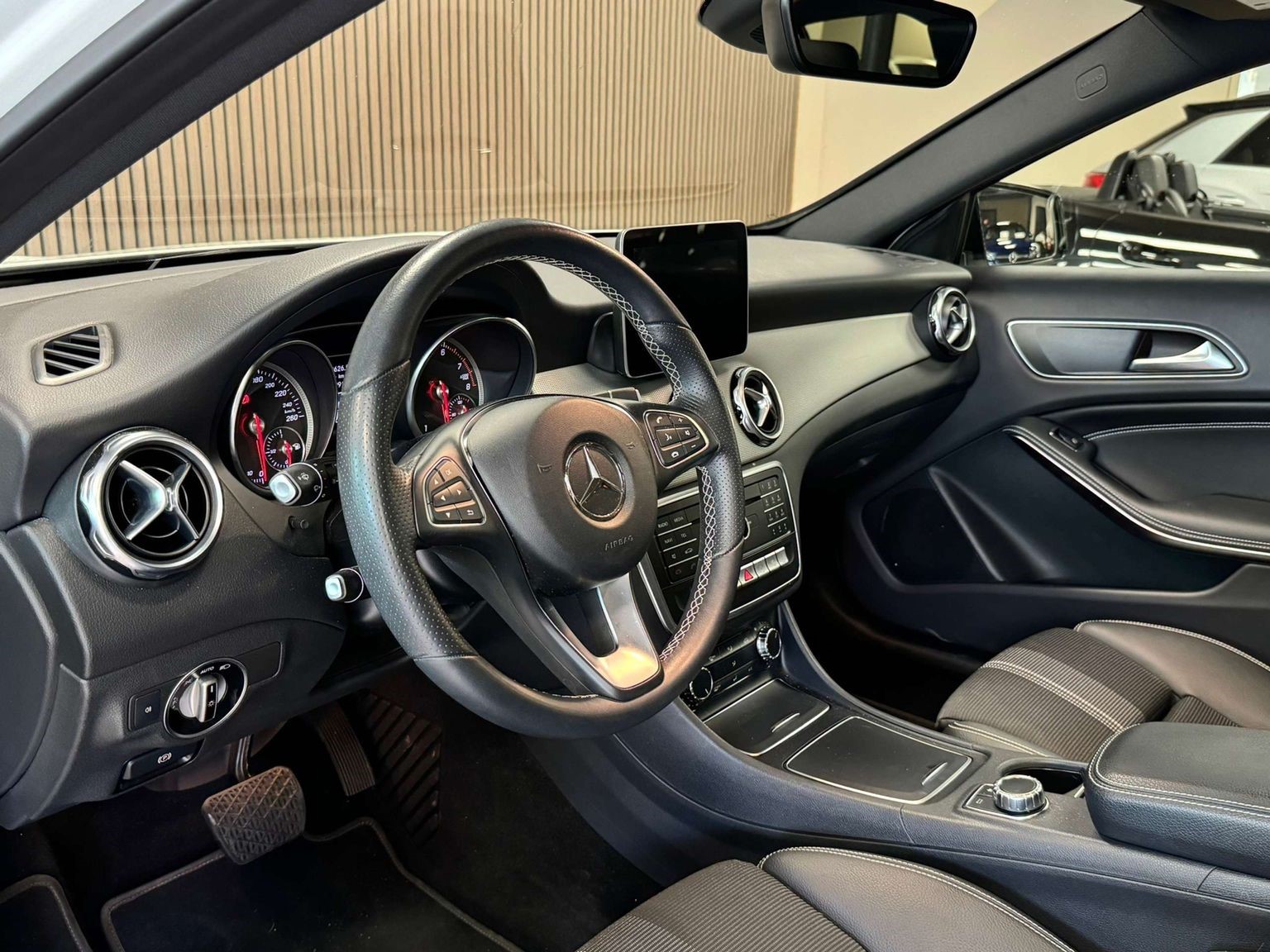 Mercedes-Benz GLA 180