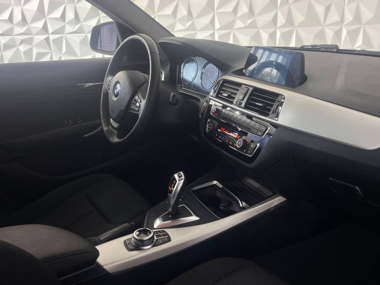 BMW Série 1 – 118i