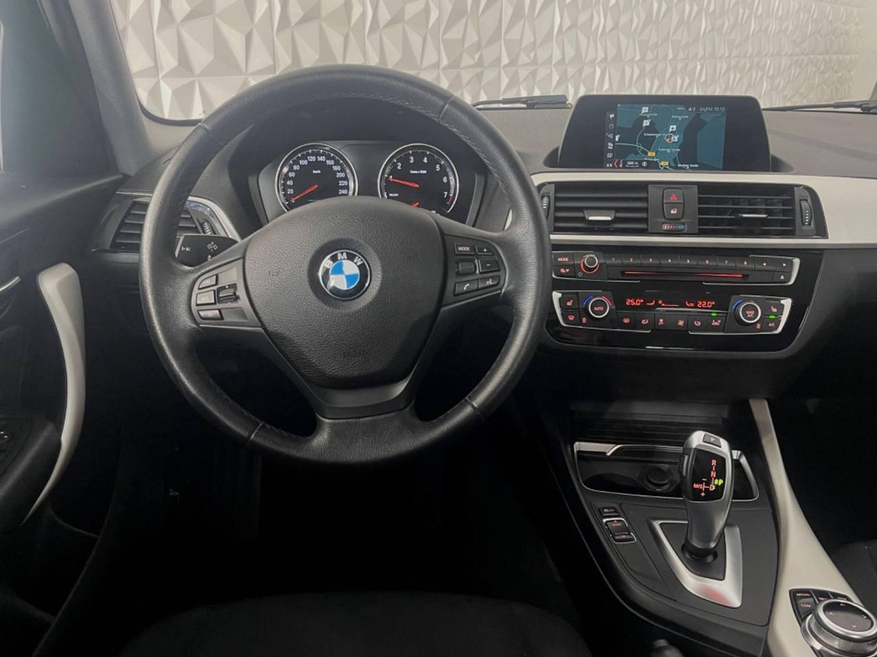 BMW Série 1 – 118i