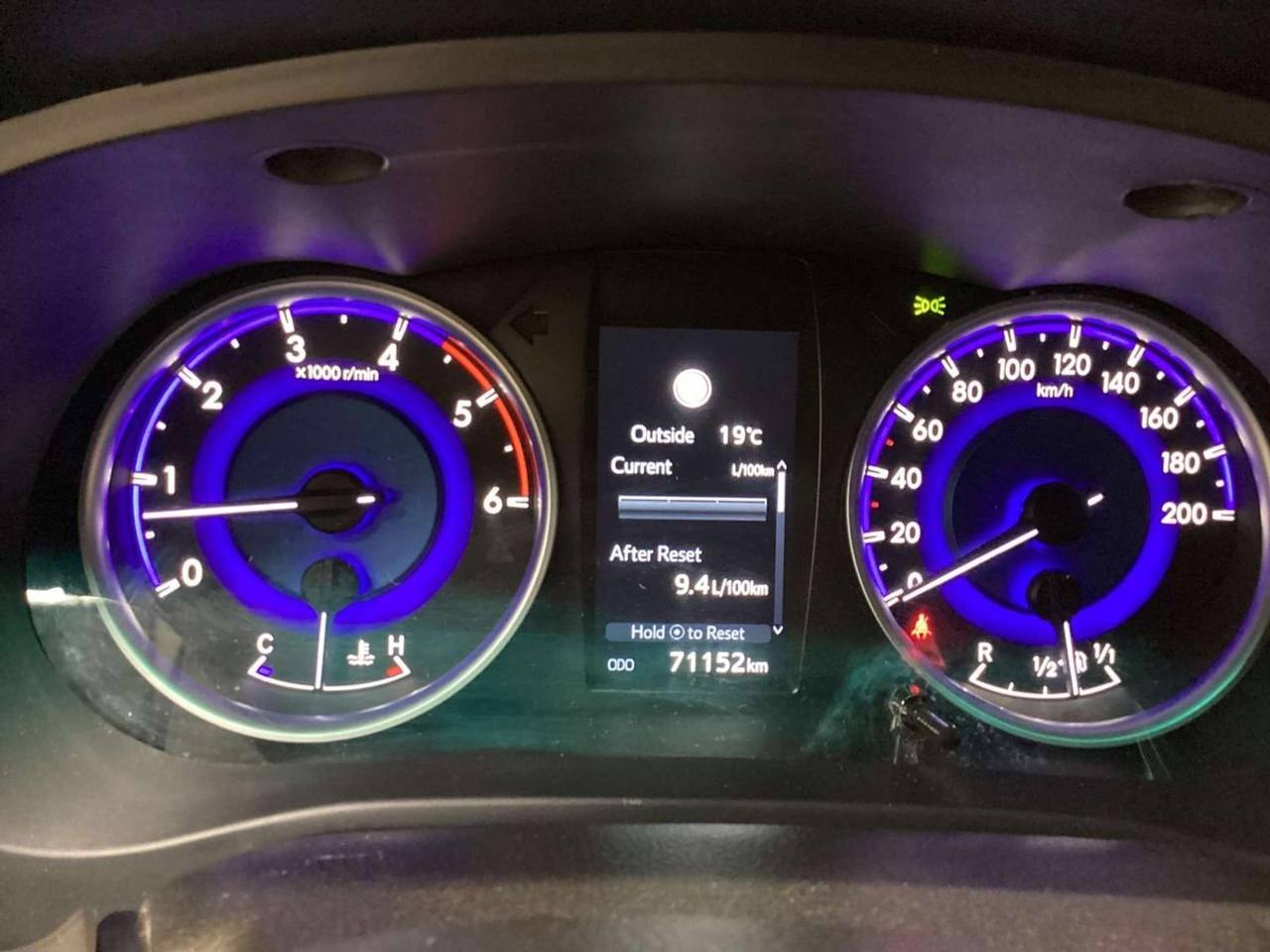 Toyota Hilux D 2.4 4D