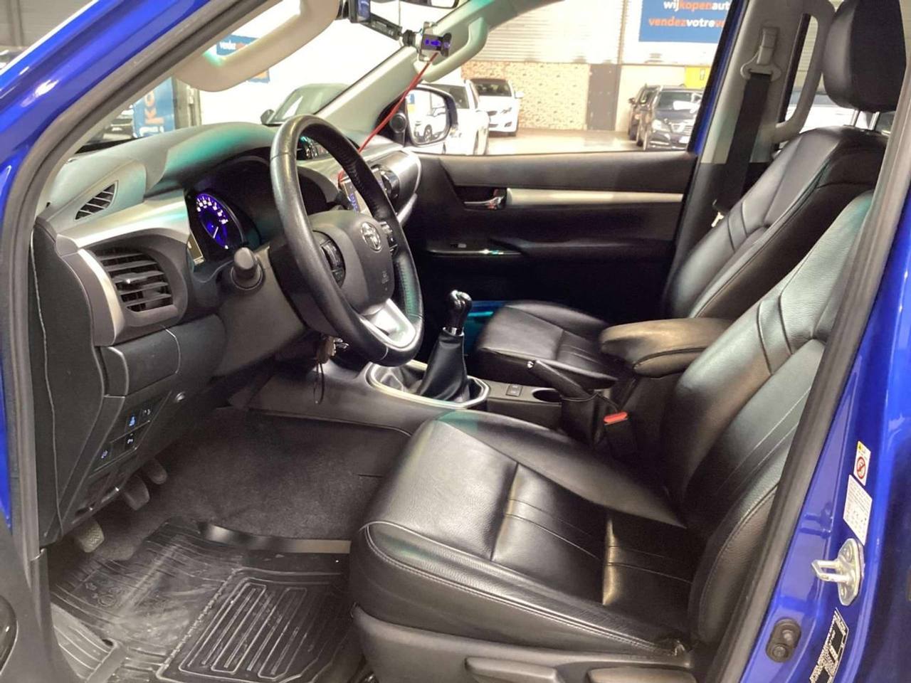 Toyota Hilux D 2.4 4D