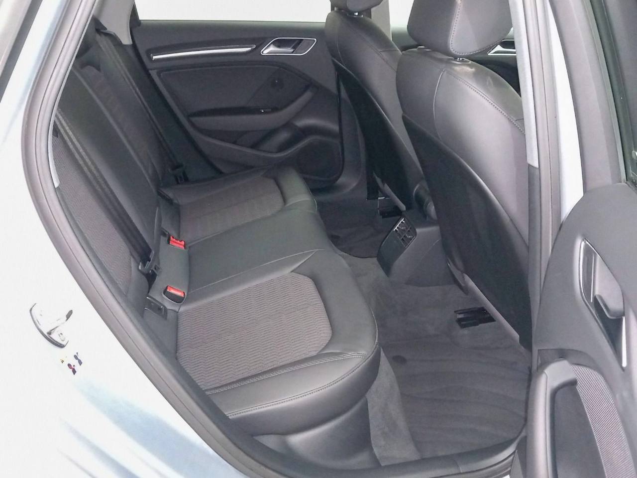 Audi A3 40 e-tron Sportback Business