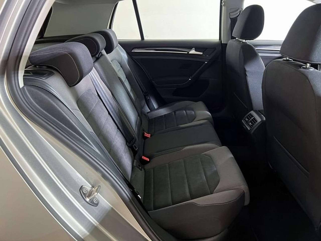 Volkswagen Golf 1.5 TGI DSG