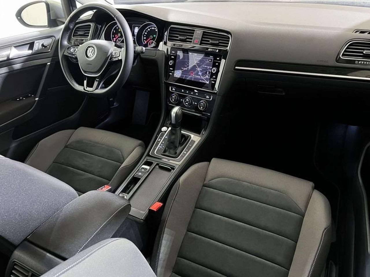Volkswagen Golf 1.5 TGI DSG