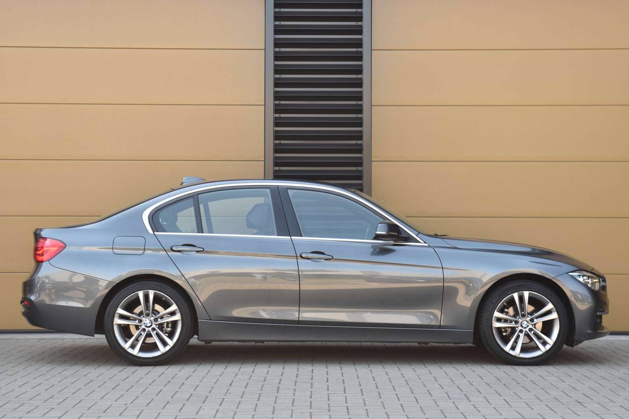 BMW Série 3 – 320i Luxury Line