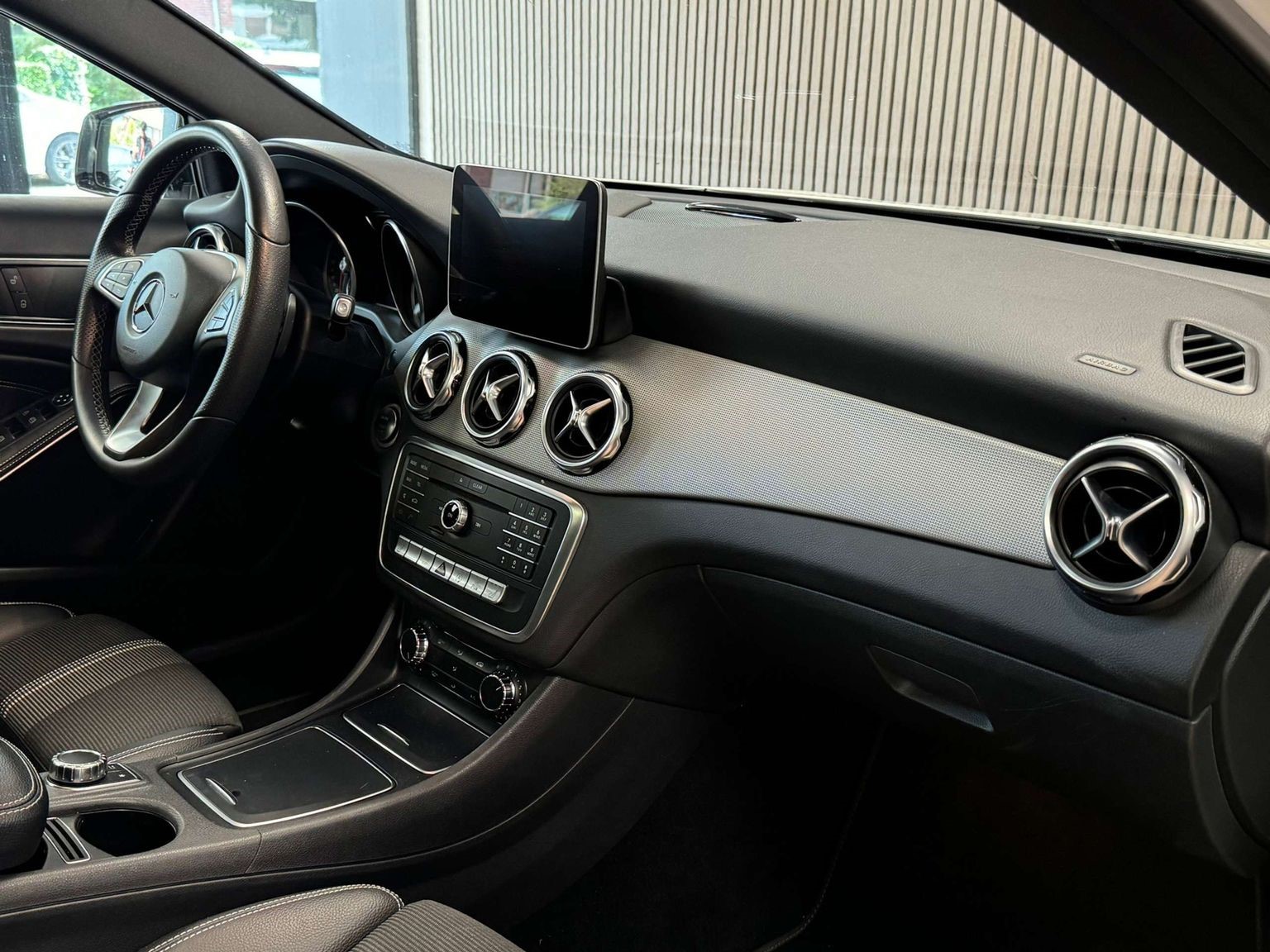 Mercedes-Benz GLA 180