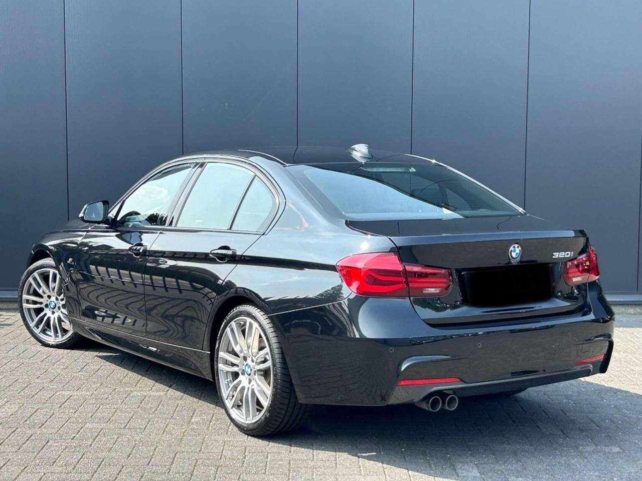 BMW Série 3 – 320i