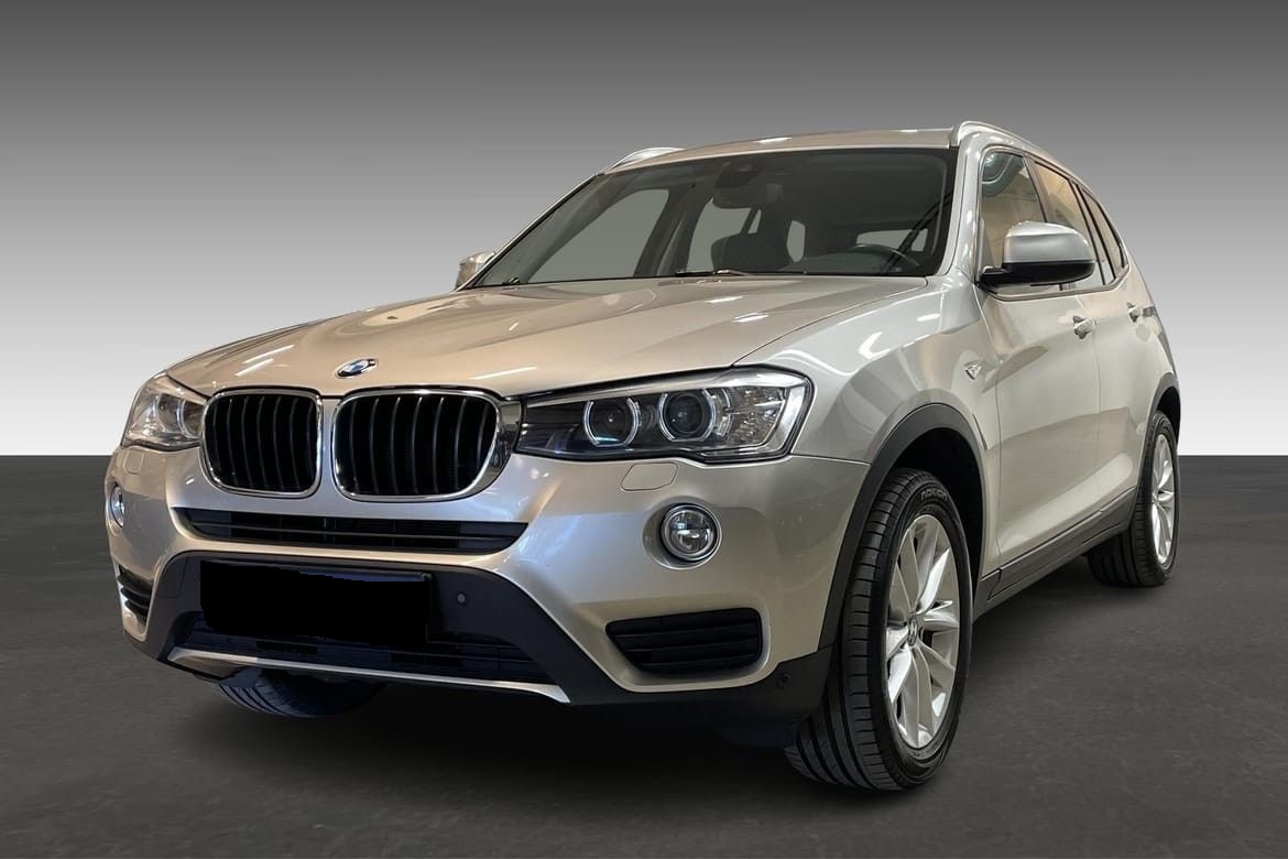 BMW X3 Caméra arrière, régulateur de vitesse, Sièges en cuir avec mémoire,cook