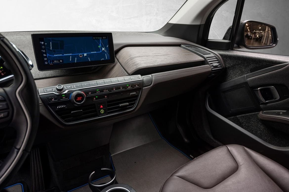 BMW i3 -120Ah Entièrement Chargé HarmanKardon, Caméra arrière, Navi