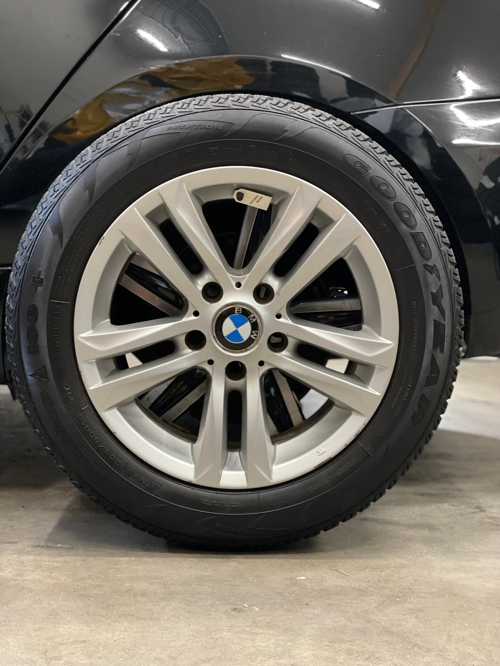 BMW Série 1- 116I 1,6-116