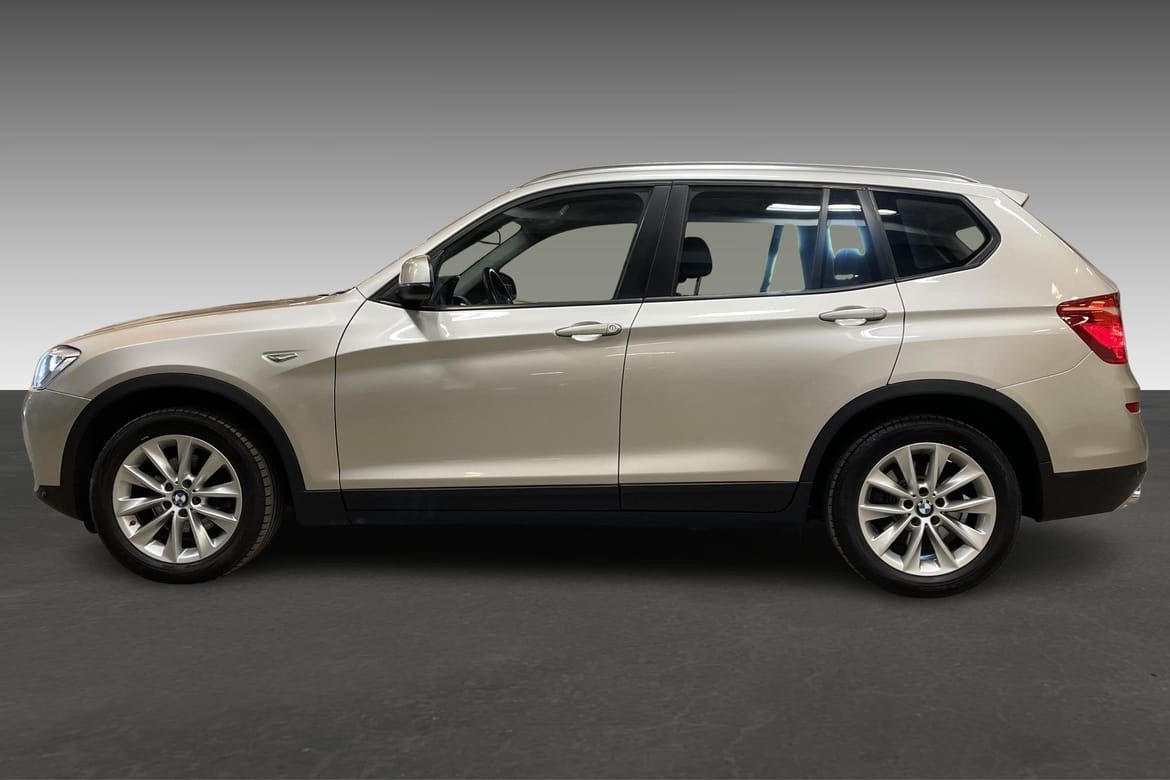 BMW X3 Caméra arrière, régulateur de vitesse, Sièges en cuir avec mémoire,cook