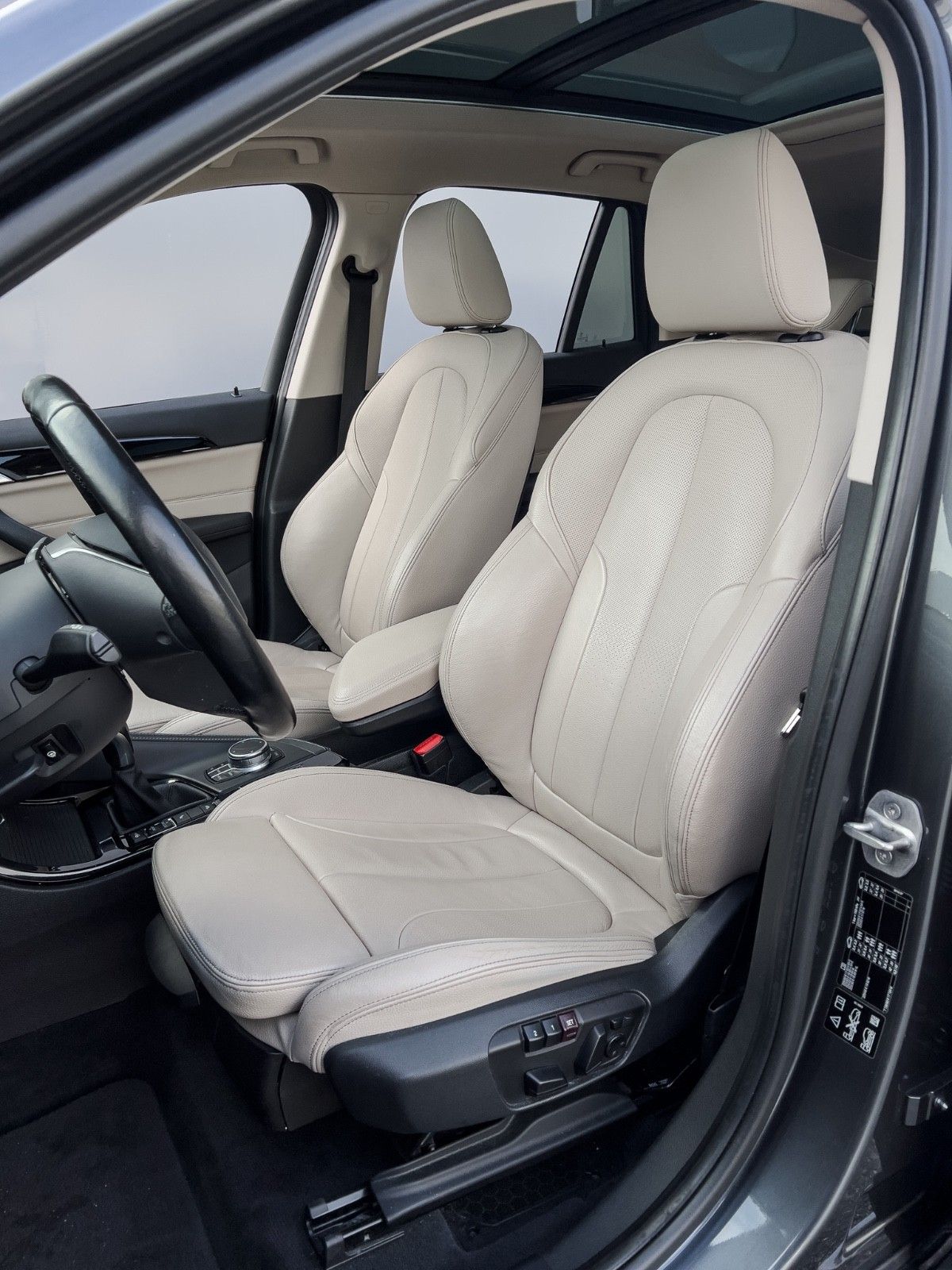 BMW X1 xDrive18d/Toiture Panorama/Santé/Accès/Ligne Sportive
