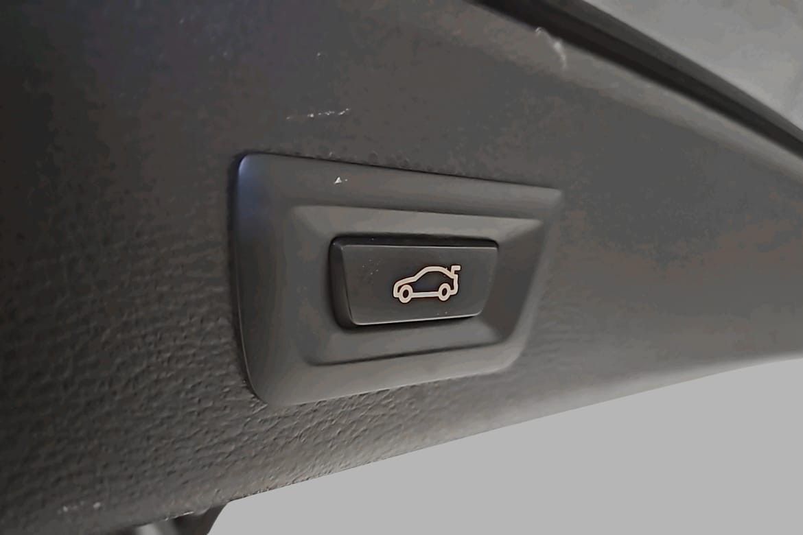 BMW X3 – 2.0i, Aut, Crochet, Navi, Sièges sport, R.Camera