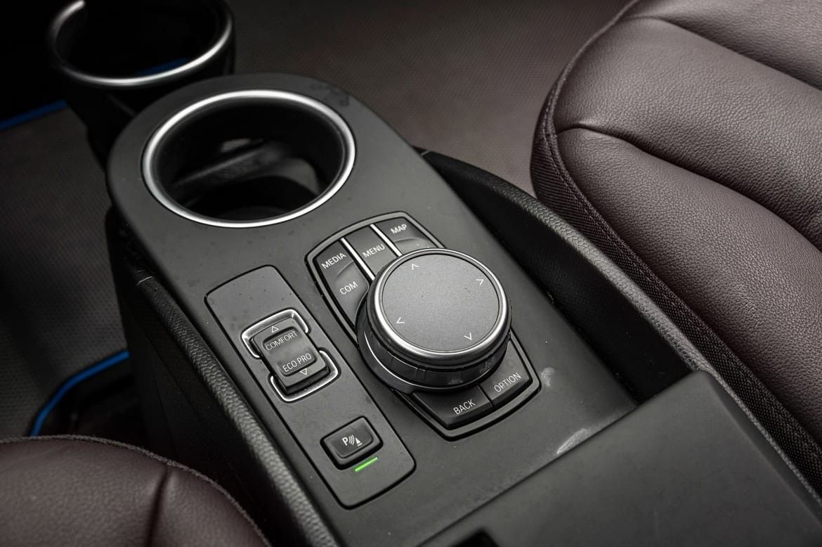 BMW i3 -120Ah Entièrement Chargé HarmanKardon, Caméra arrière, Navi