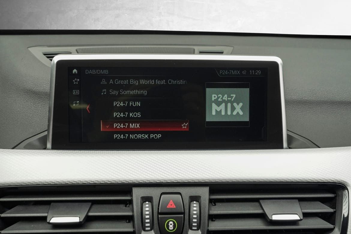 BMW X1 xDrive20d M-sports/HUD/NaviPlus/H.attach/HiFi