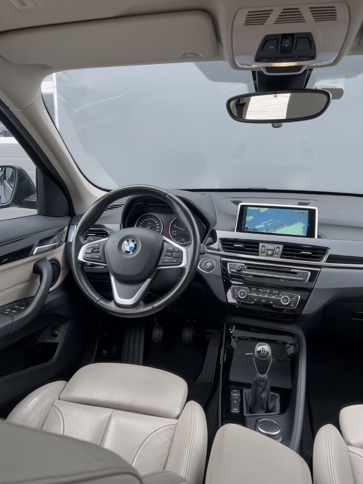 BMW X1 xDrive18d/Toiture Panorama/Santé/Accès/Ligne Sportive