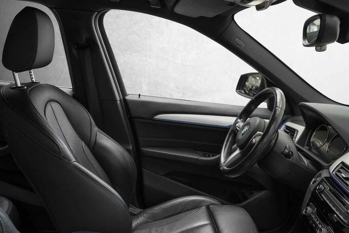 BMW X1 xDrive20d M-sports/HUD/NaviPlus/H.attach/HiFi