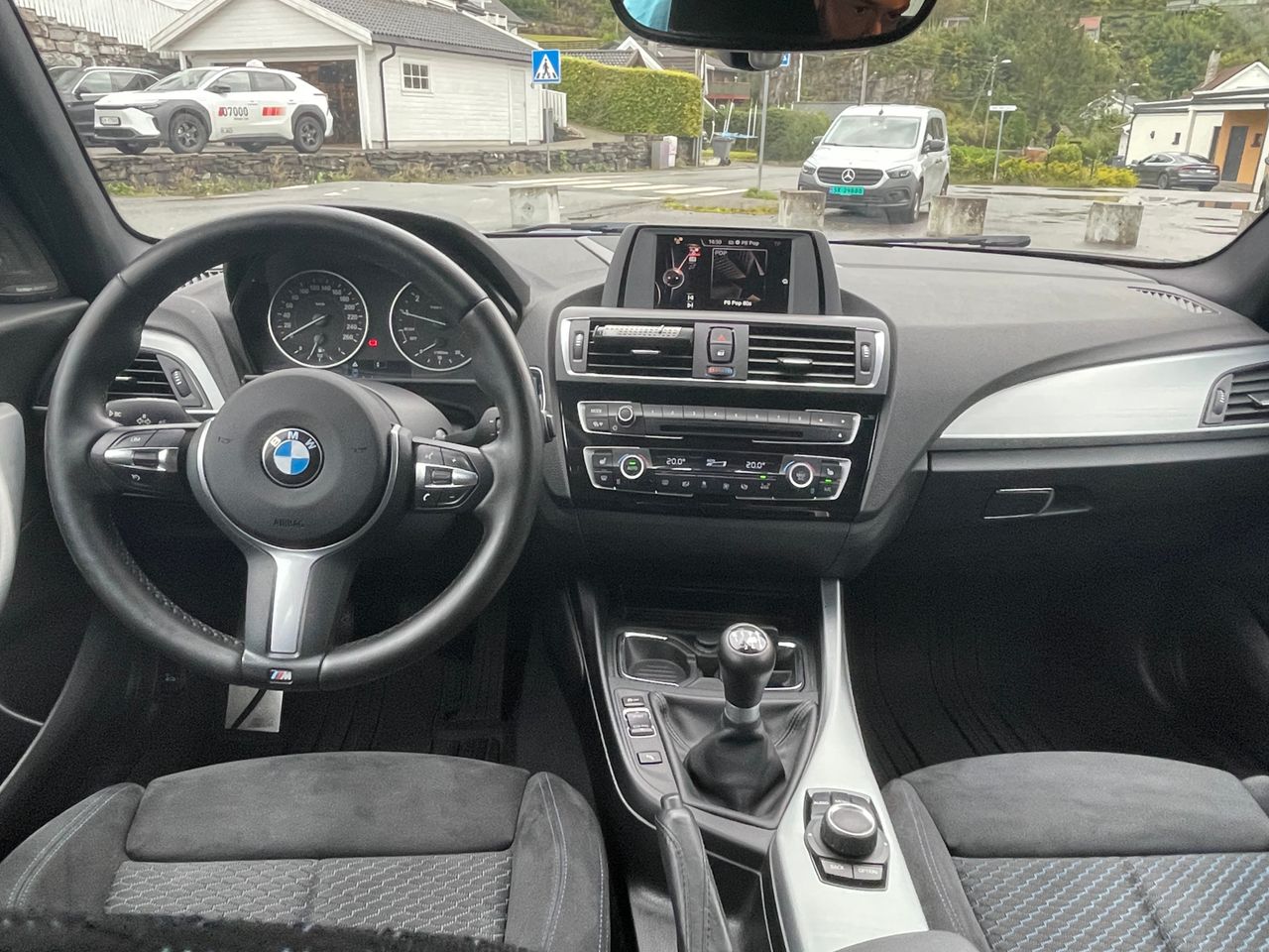 BMW Série 1- 116i M Sport, manuel et finement équipé