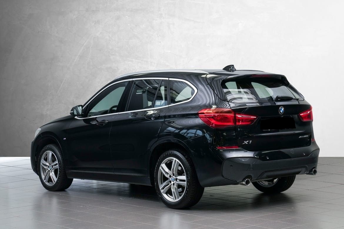 BMW X1 xDrive20d M-sports/HUD/NaviPlus/H.attach/HiFi