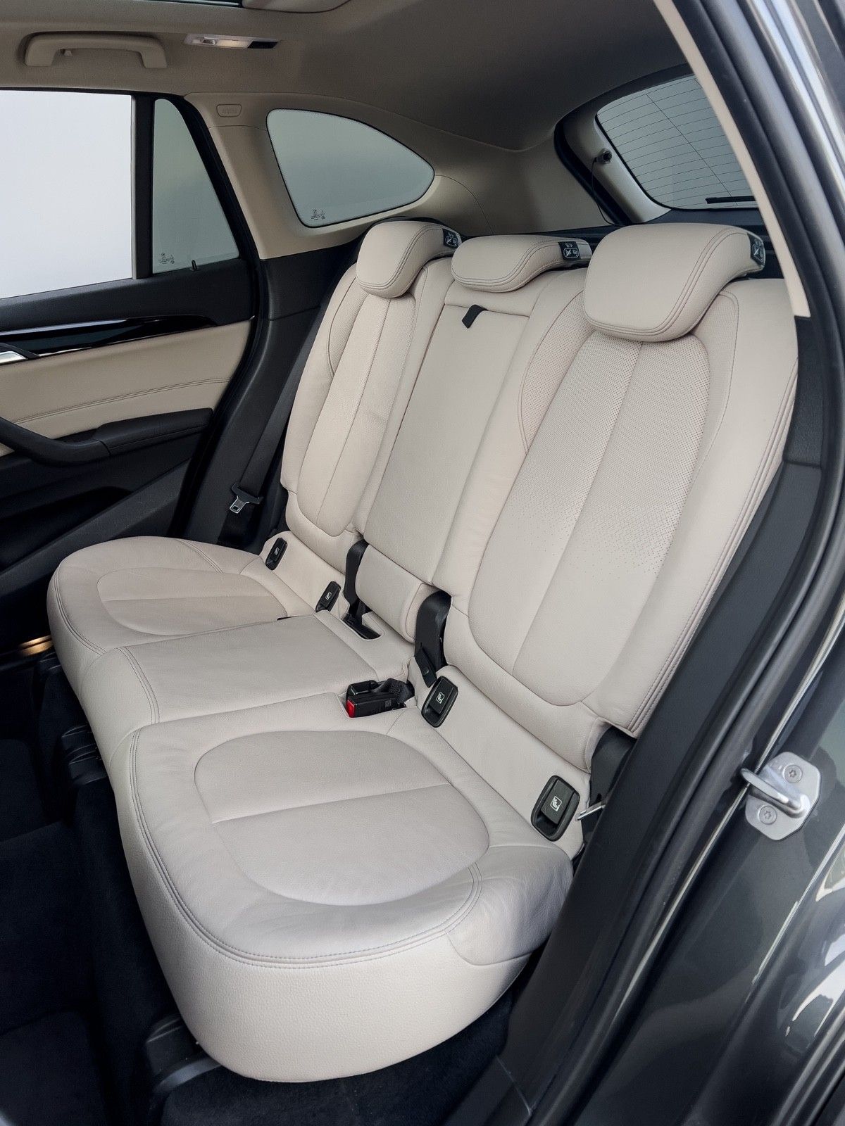 BMW X1 xDrive18d/Toiture Panorama/Santé/Accès/Ligne Sportive