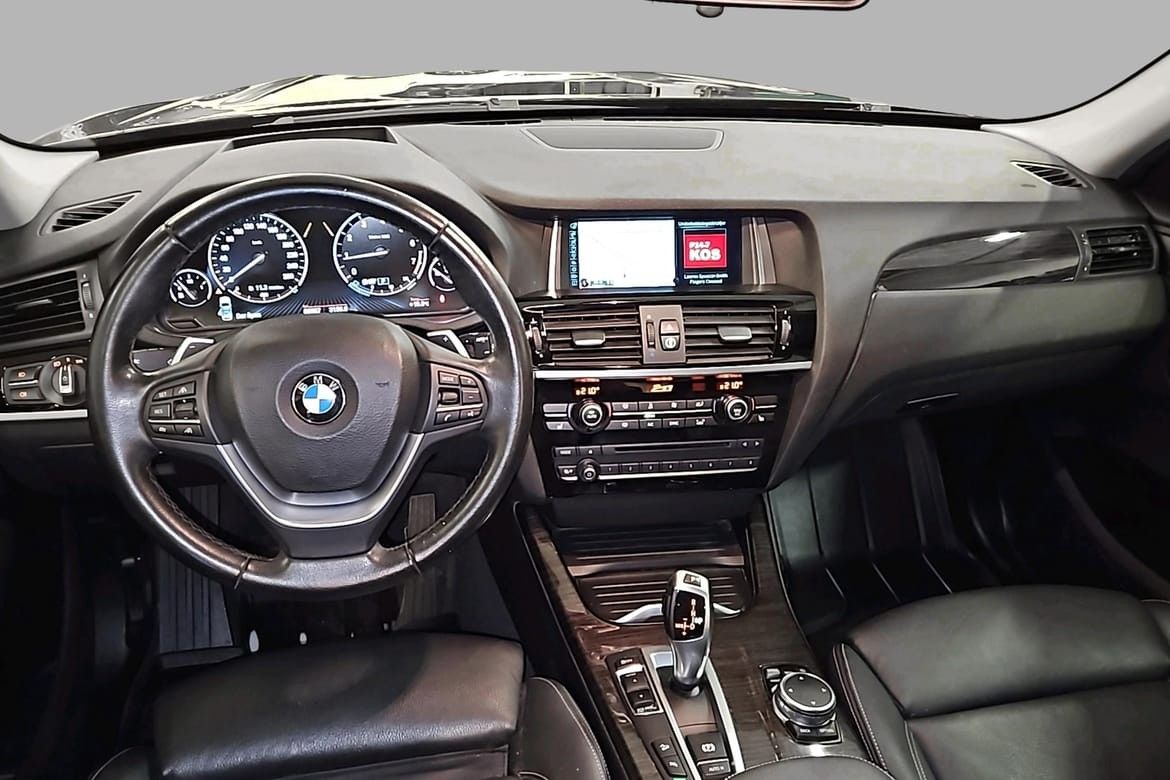 BMW X3 – 2.0i, Aut, Crochet, Navi, Sièges sport, R.Camera
