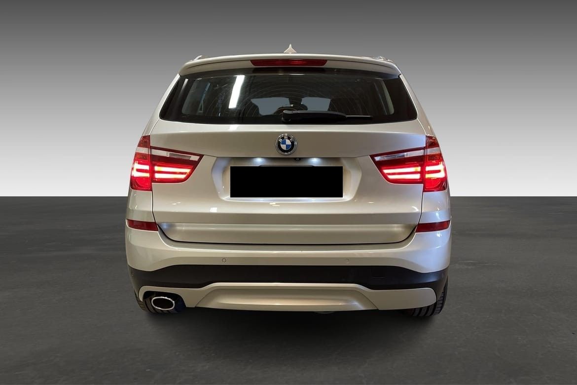 BMW X3 Caméra arrière, régulateur de vitesse, Sièges en cuir avec mémoire,cook