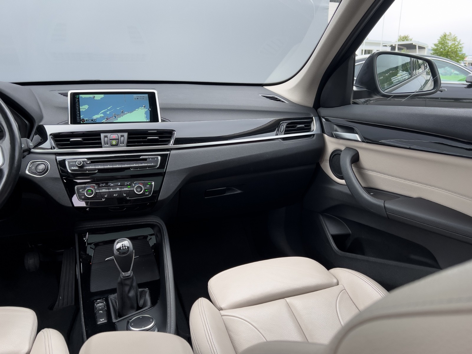 BMW X1 xDrive18d/Toiture Panorama/Santé/Accès/Ligne Sportive