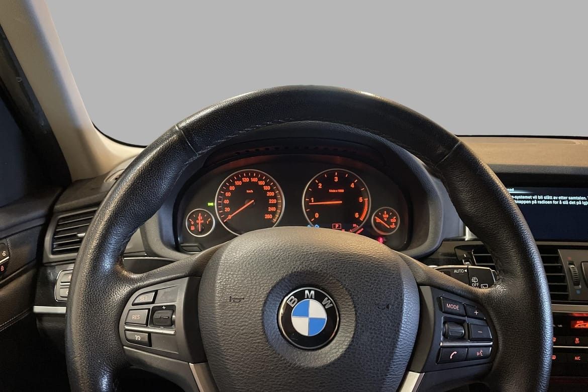 BMW X3 Caméra arrière, régulateur de vitesse, Sièges en cuir avec mémoire,cook