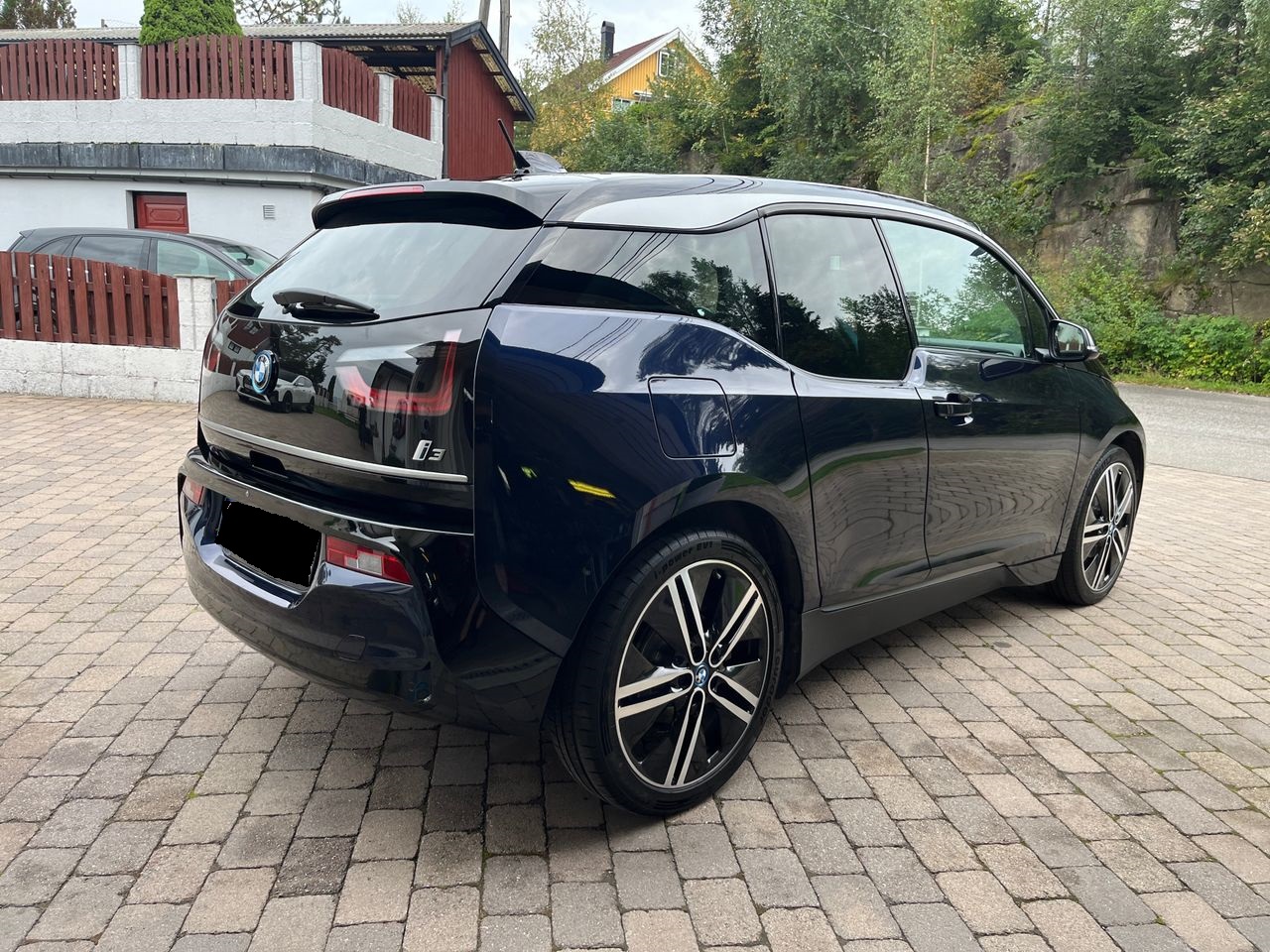 BMW i3 -120Ah Charged plus Adaptive cruise BSI service
