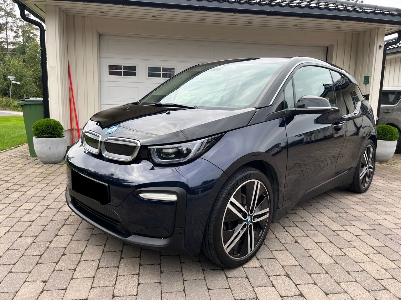 BMW i3 -120Ah Charged plus Adaptive cruise BSI service