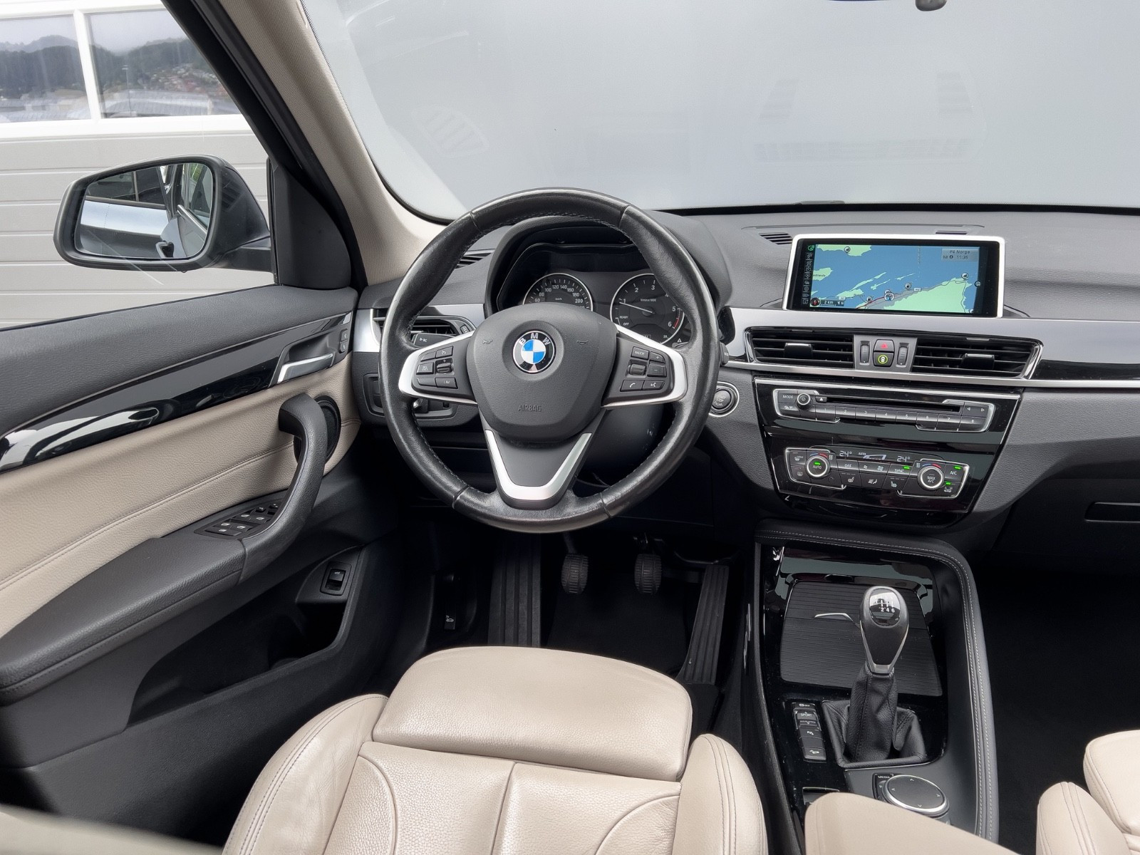 BMW X1 xDrive18d/Toiture Panorama/Santé/Accès/Ligne Sportive
