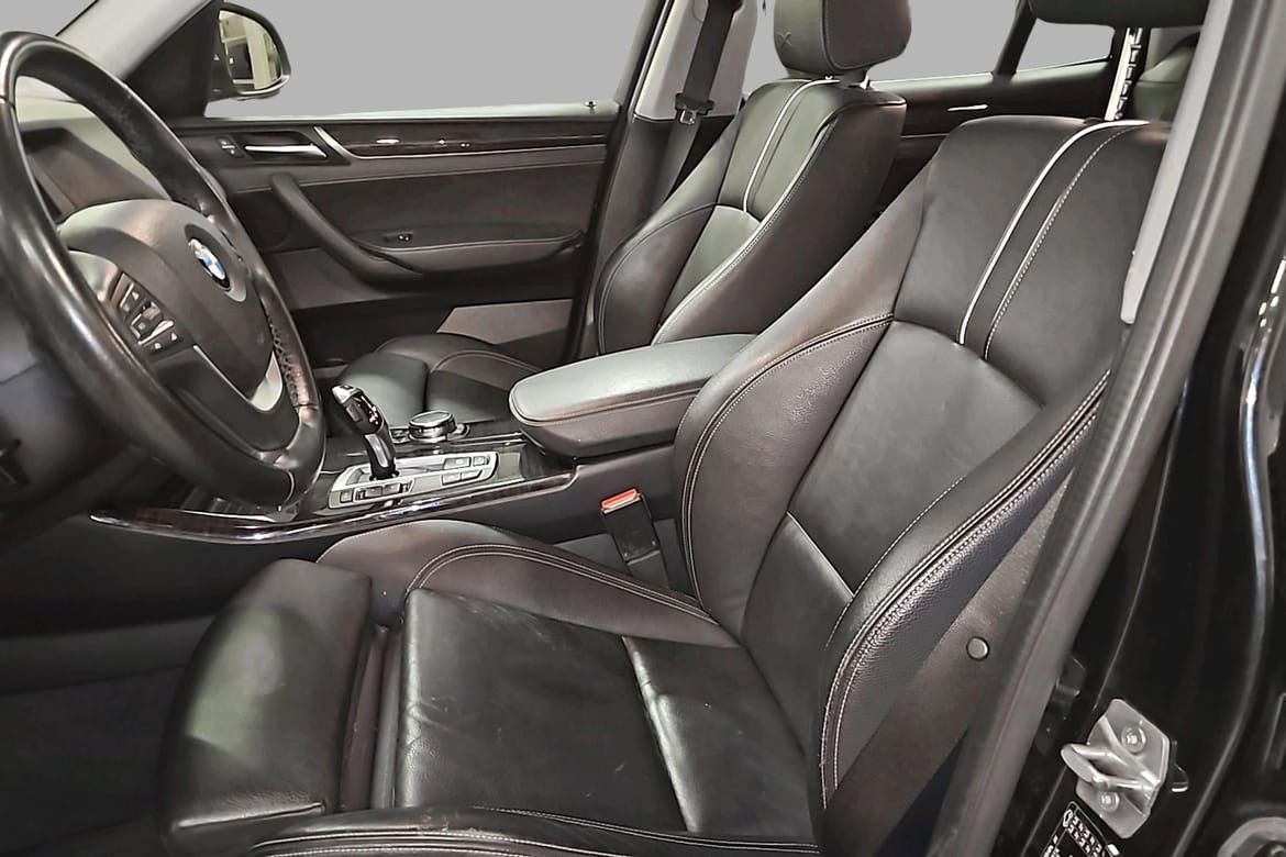 BMW X3 – 2.0i, Aut, Crochet, Navi, Sièges sport, R.Camera
