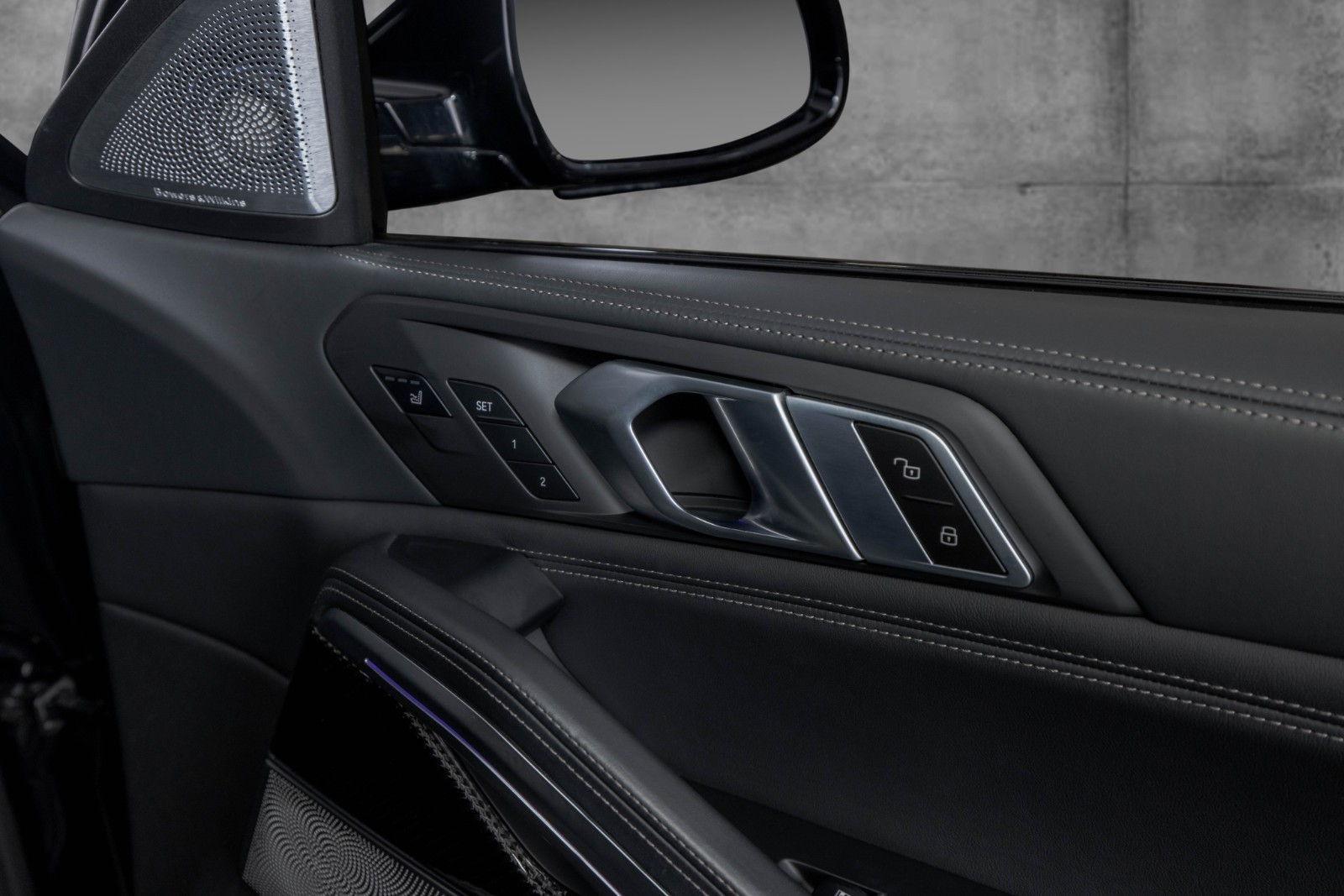 BMW X6 M50i V8 530HK /Français/Bowers & Wilkins/Webasto/Massage/Bouches