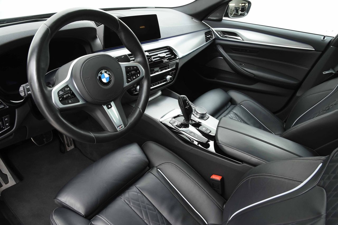 BMW Série 5 -530e xDrive iPerformance/M-sports/HarmanKardon/Pano