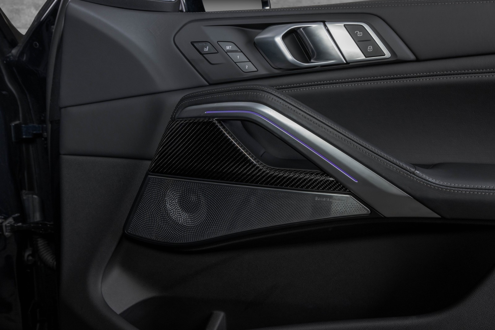 BMW X6 M50i V8 530HK /Français/Bowers & Wilkins/Webasto/Massage/Bouches