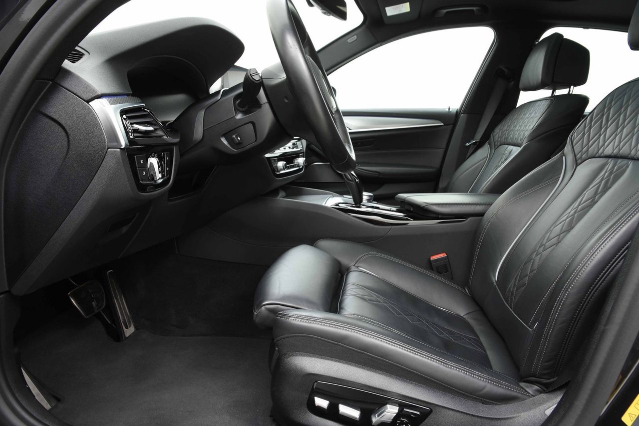 BMW Série 5 -530e xDrive iPerformance/M-sports/HarmanKardon/Pano
