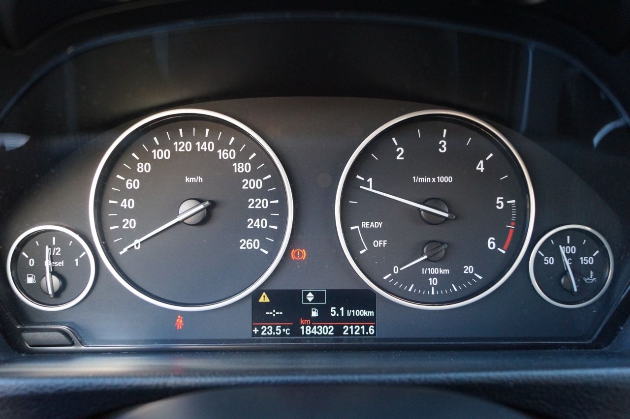 BMW Série 3- 316D (2.0l-116hp)/Ligne de Luxe/CC/Navi/Keyless/PDC ++