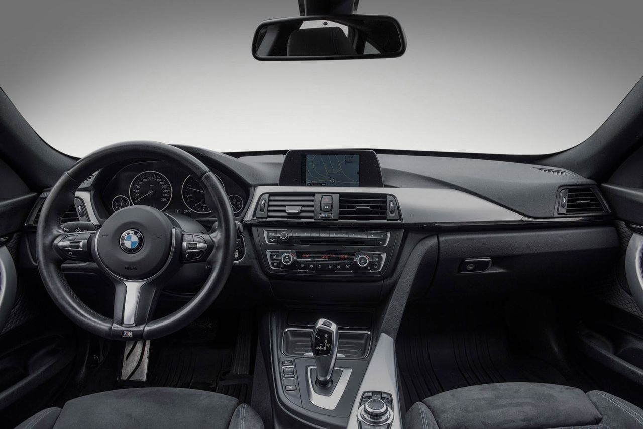 BMW Série 3 GT -318D Aut M – Sport Shadowline Navi Pano Cruise DAB