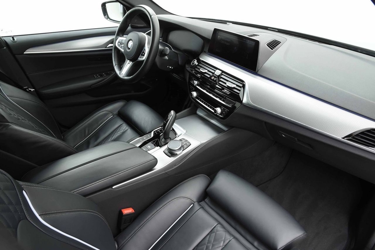 BMW Série 5 -530e xDrive iPerformance/M-sports/HarmanKardon/Pano