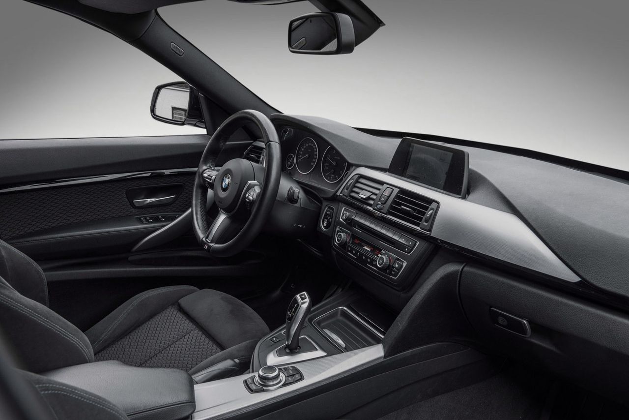 BMW Série 3 GT -318D Aut M – Sport Shadowline Navi Pano Cruise DAB