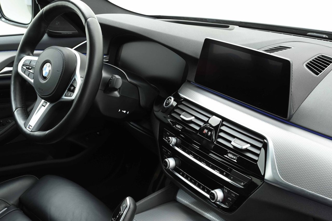 BMW Série 5 -530e xDrive iPerformance/M-sports/HarmanKardon/Pano