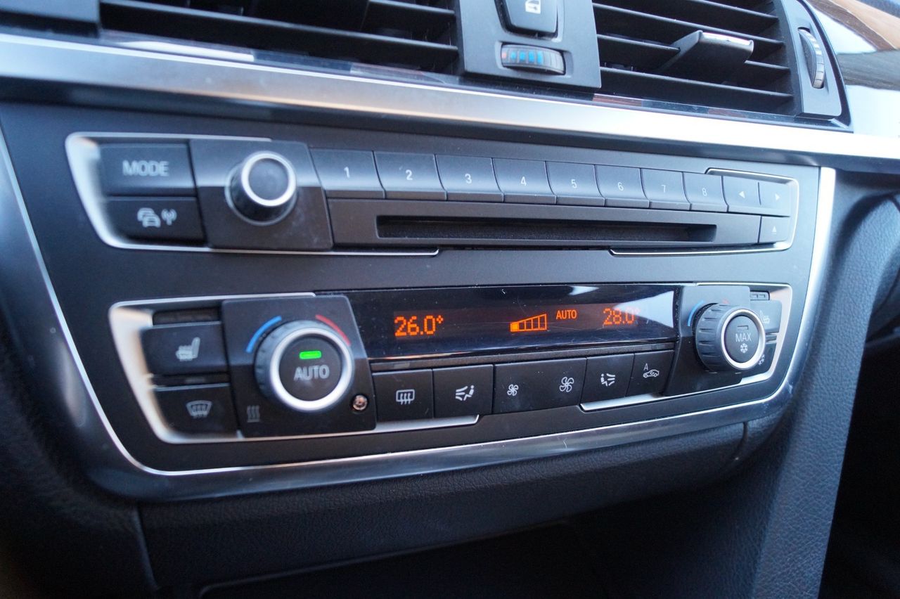 BMW Série 3- 316D (2.0l-116hp)/Ligne de Luxe/CC/Navi/Keyless/PDC ++