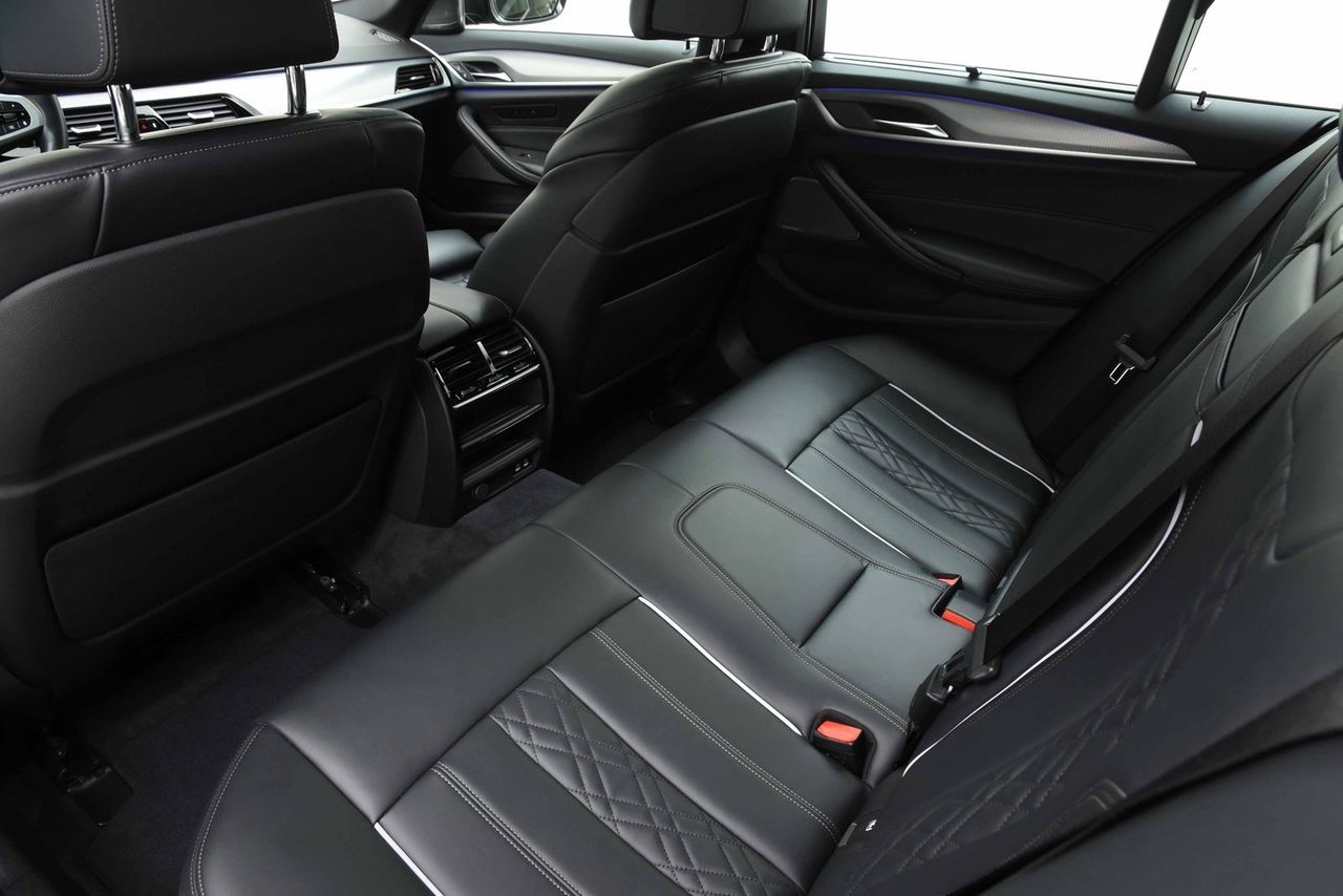 BMW Série 5 -530e xDrive iPerformance/M-sports/HarmanKardon/Pano