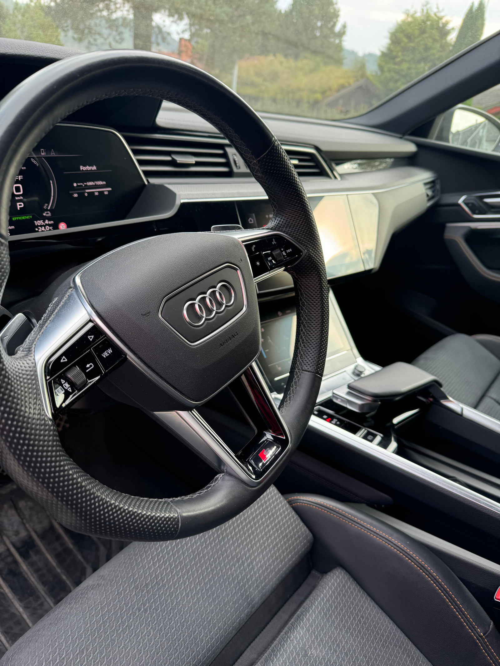 Audi e-tron 55 S line Sport édition noire