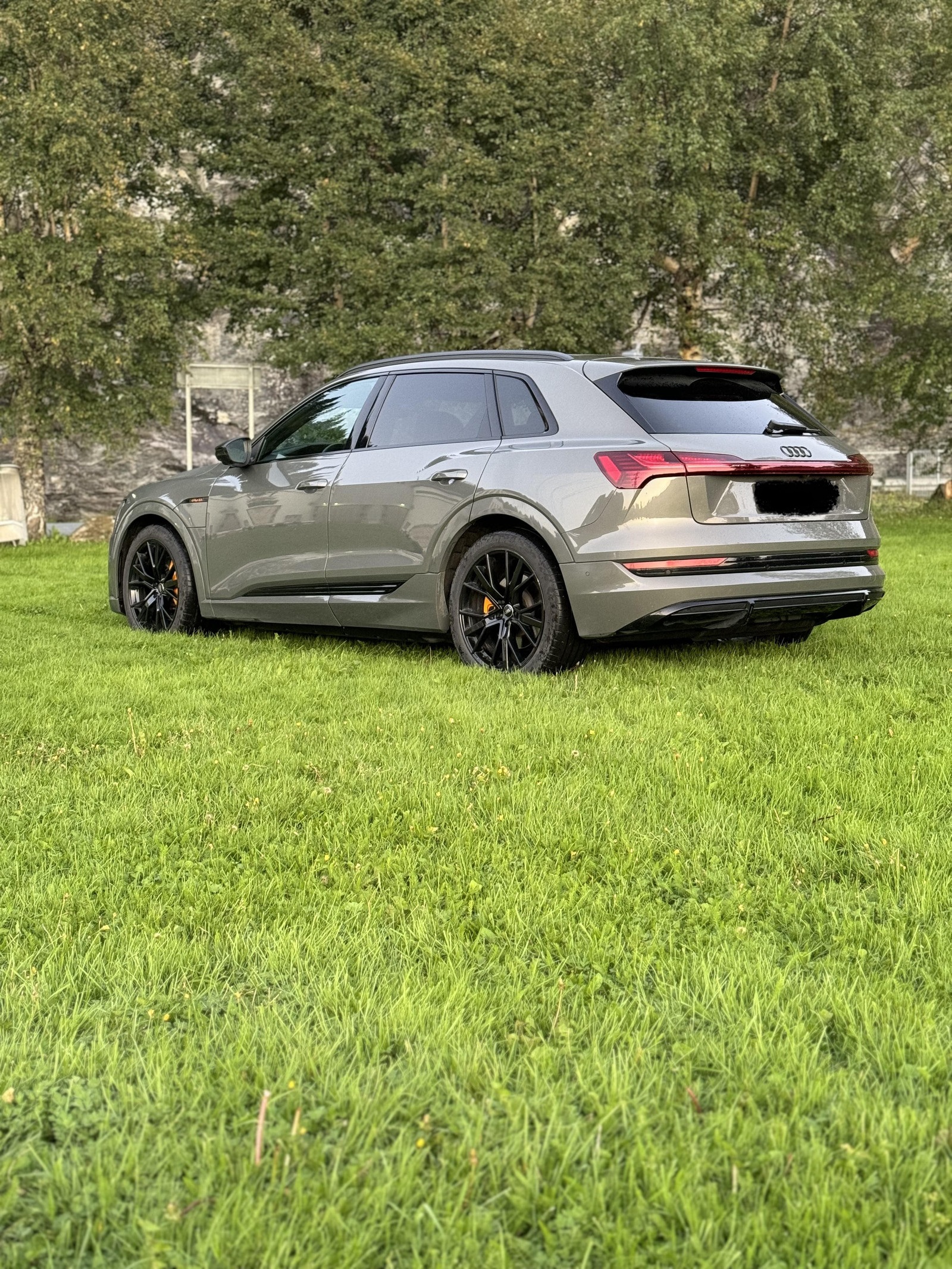 Audi e-tron 55 S line Sport édition noire