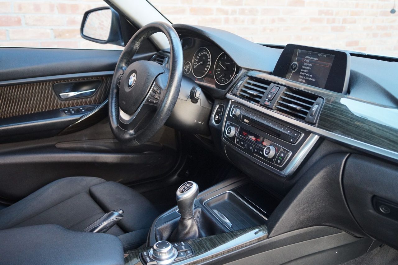 BMW Série 3- 316D (2.0l-116hp)/Ligne de Luxe/CC/Navi/Keyless/PDC ++