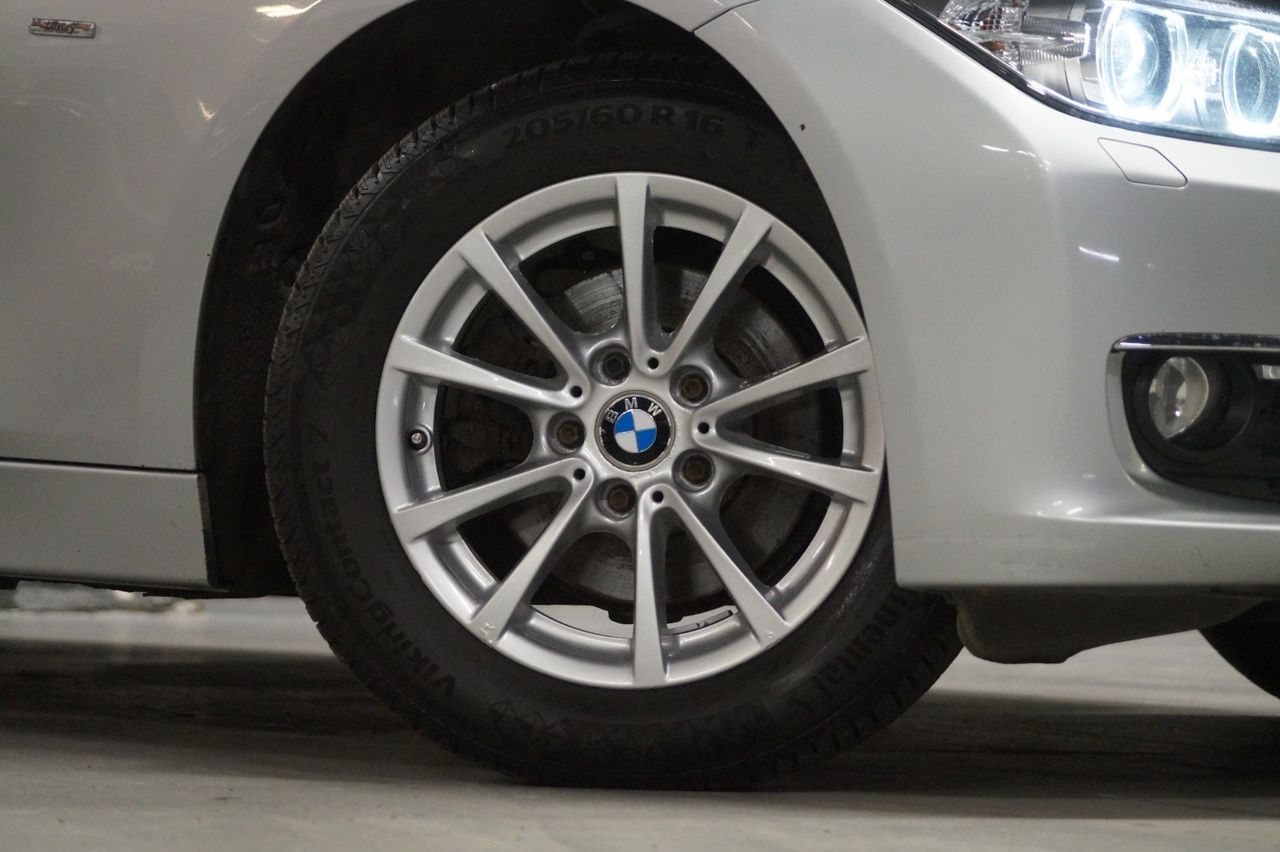 BMW Série 3- 316D (2.0l-116hp)/Ligne de Luxe/CC/Navi/Keyless/PDC ++