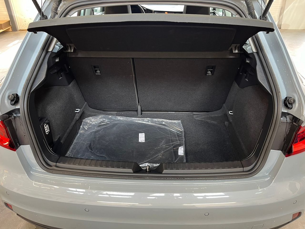 A1 30 TFSI, mi-bras, chaleur miroir, capteur inverse