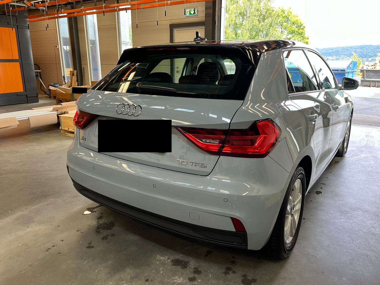 A1 30 TFSI, mi-bras, chaleur miroir, capteur inverse