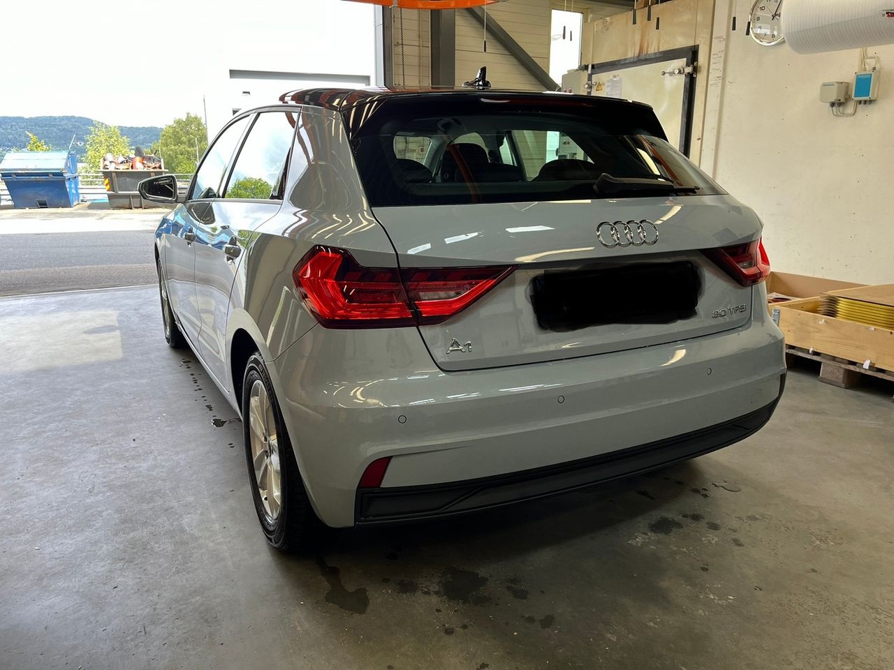 A1 30 TFSI, mi-bras, chaleur miroir, capteur inverse